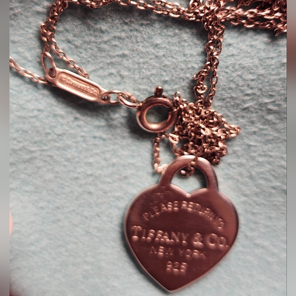 Authentic Return to Tiffany Heart tag pendant with chain - Picture 7 of 9